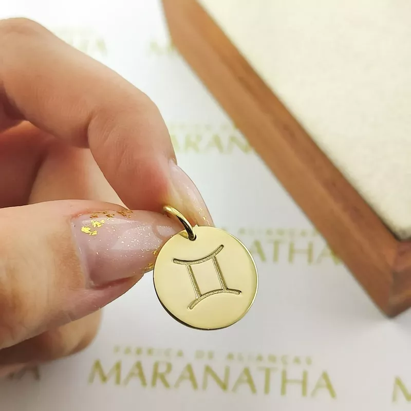 Pingente De Signo Gêmeos Em Ouro 18k
