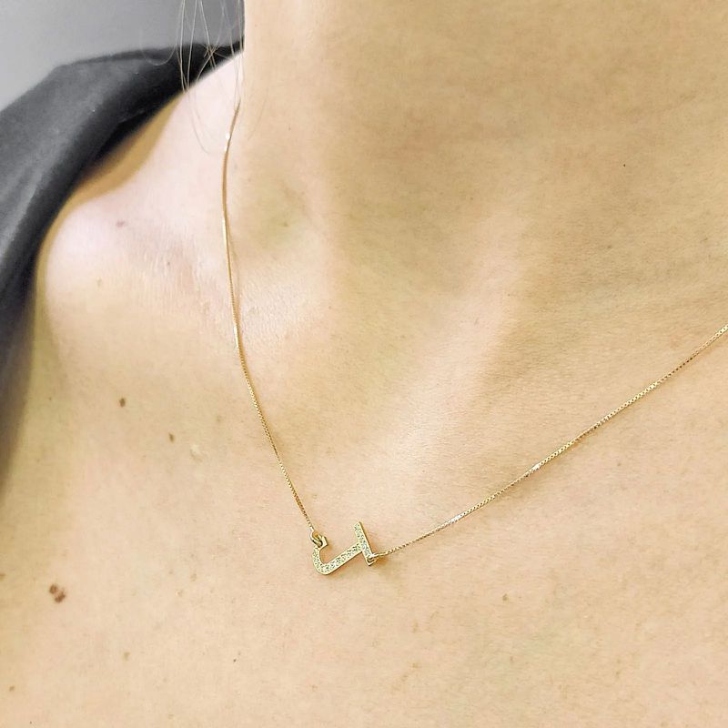 Conjunto Corrente e Pingente Letra Cravejada Em Ouro 18k