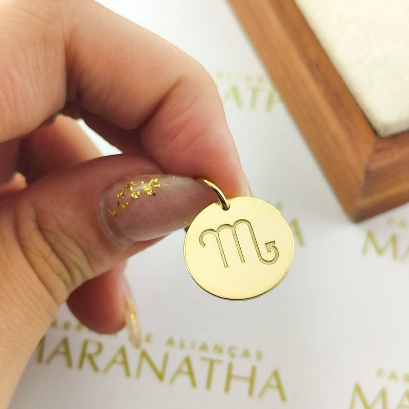 Pingente De Signo Escorpião Em Ouro 18k