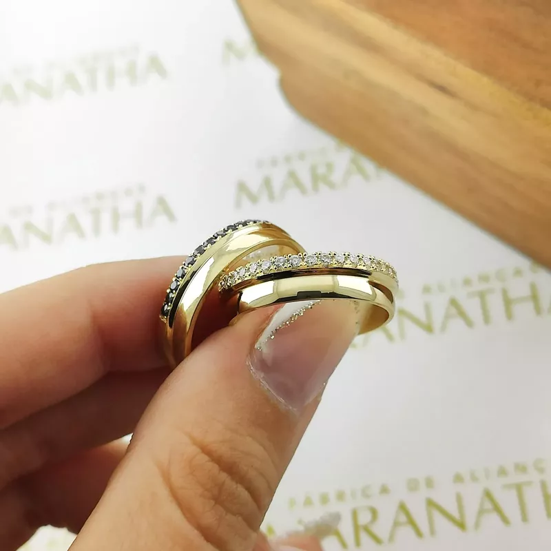 Alianças Em Ouro 18k Chile 5mm Meia Cana Polida