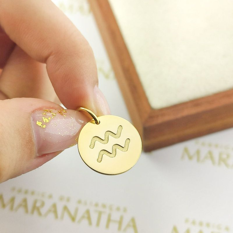 Pingente De Signo Aquário Em Ouro 18k
