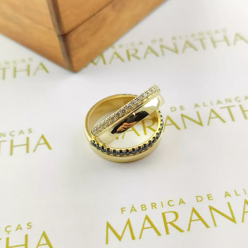 Alianças Em Ouro 18k Chile 5mm Meia Cana Polida