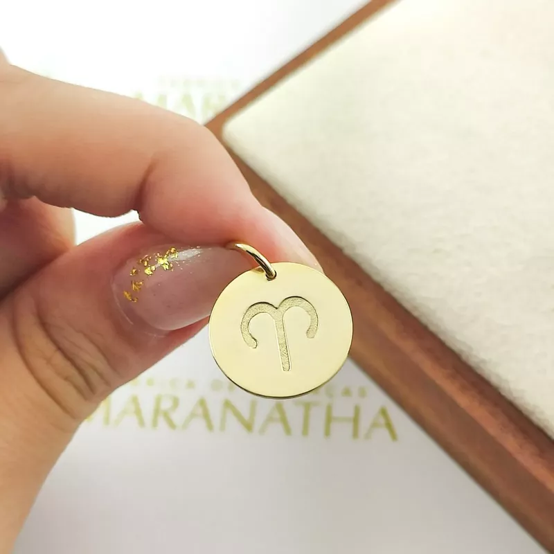 Pingente De Signo Aquário Em Ouro 18k