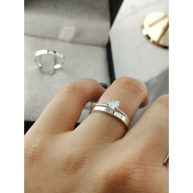 Par de Aliança em Prata Modelo 2mm Polido Com 1 Pedra + Anel Solitário em Prata de Brinde