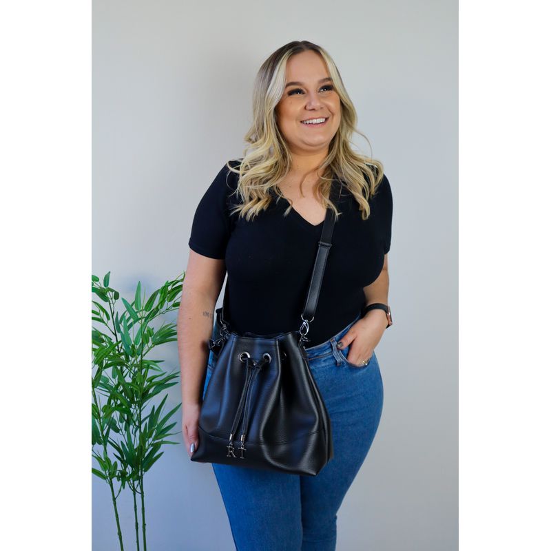 Bolsa Tiracolo Bucket Paola Preta