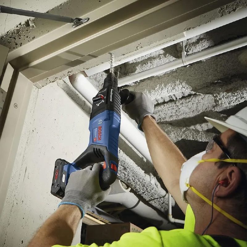 Martelo Perfurador 18V Sem Fio Com Carregador e 2 Baterias (GBH 18V-26D) - Bosch 
