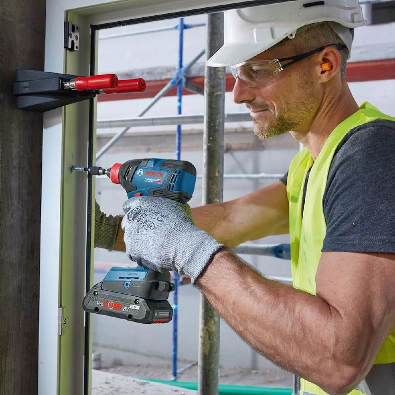 Parafusadeira Chave de Impacto 18V Sem Fio Com Carregador e 2 Baterias (GDX 18V-200) - Bosch