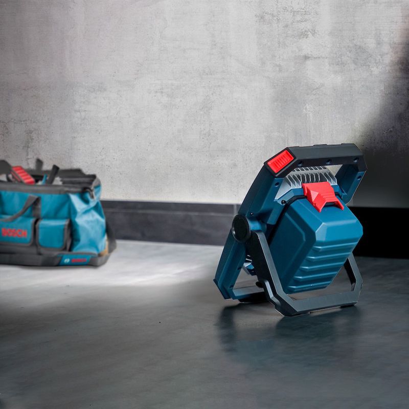 Refletor a bateria Bosch GLI 18V-2200C, 18V SB