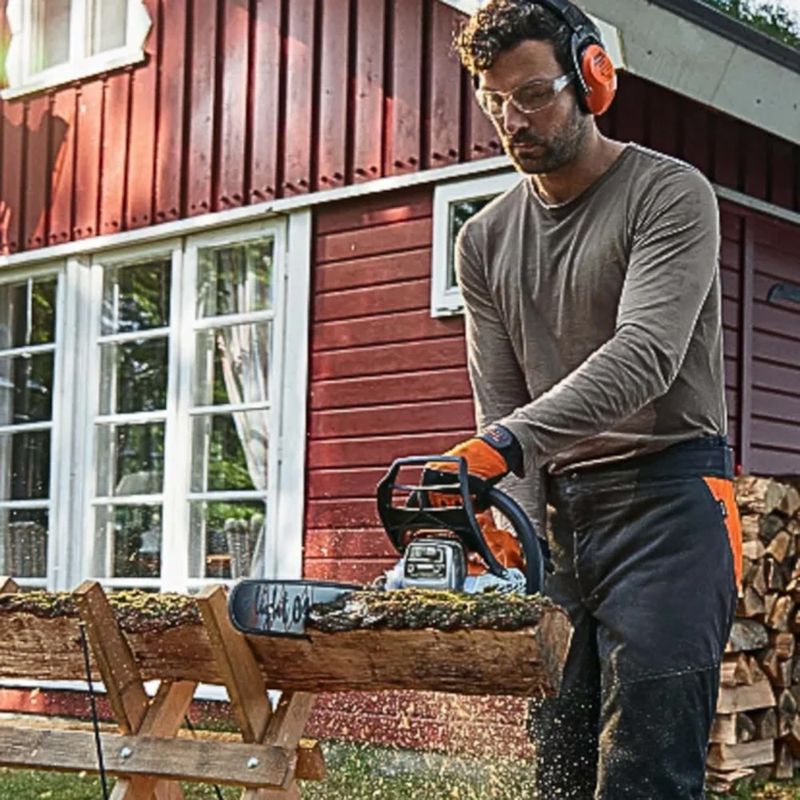 Motosserra a Combustão 40cm/16'' - MS 230 (1123-200-0863) - Stihl,