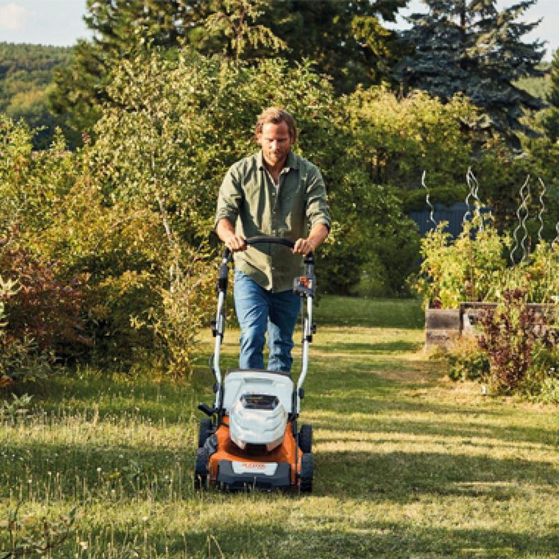 Cortador de Grama a Bateria RMA 460 (6368-011-1402) - Stihl
