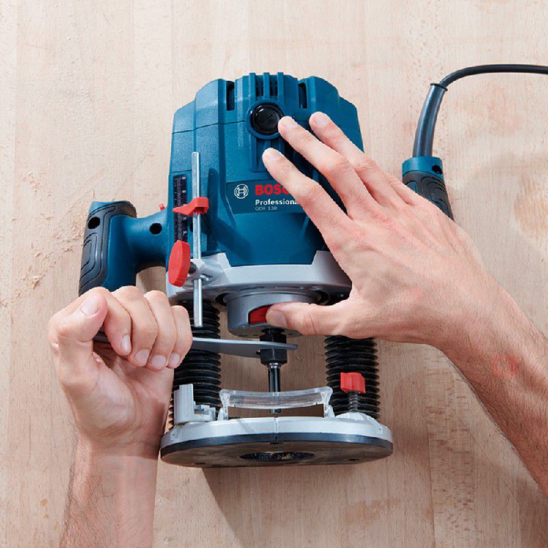 Tupia GOF 130 Bosch 1300W