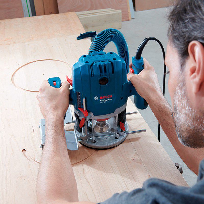 Tupia GOF 130 Bosch 1300W