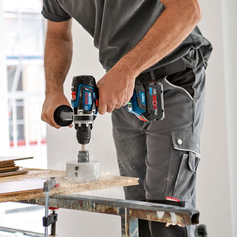 Parafusadeira Furadeira Impacto Bosch GSB 18V-150 C Brushless 18V SB