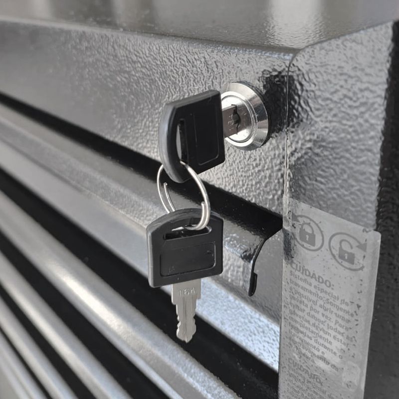 Carrinho Fechado Para Ferramentas Com 5 Gavetas e 1 Porta Preto (44950/959) - Tramontina Pro