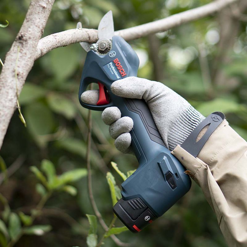 Tesoura de Poda a Bateria Pro Pruner BRUSHLESS 12V, 2 baterias, carregador e maleta - Bosch