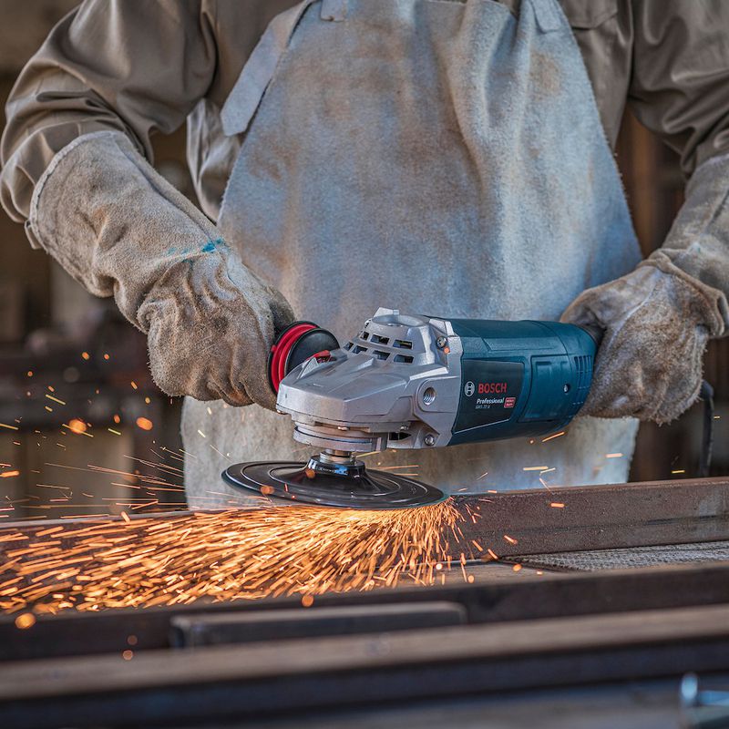 Lixadeira Bosch GWS 22 U 2200W com 1 disco de lixa