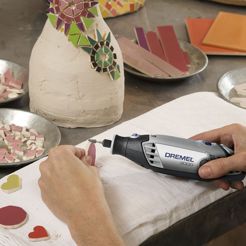 Micro Retífica Profissional Dremel 3000 Com 30 Acessórios - DREMEL