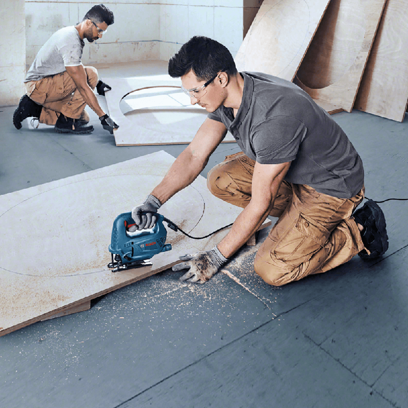 Serra Tico-Tico Bosch GST 700 500W com 1 lâmina de serra