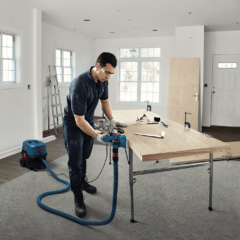 Plaina Elétrica Industrial 700W GHO 700 - Bosch