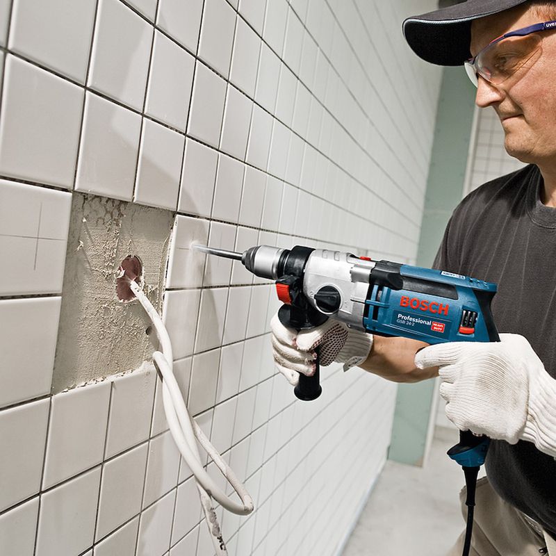 Furadeira de impacto Bosch GSB 24-2 1100W 220V, em maleta