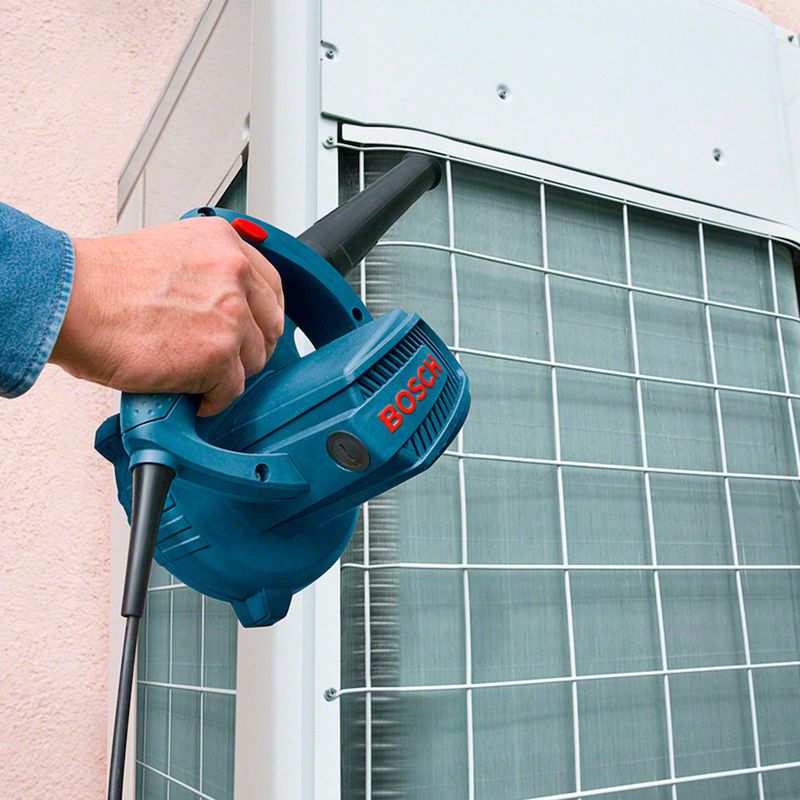 Soprador de ar com aspiração de pó Bosch GBL 800 E 800W 220V