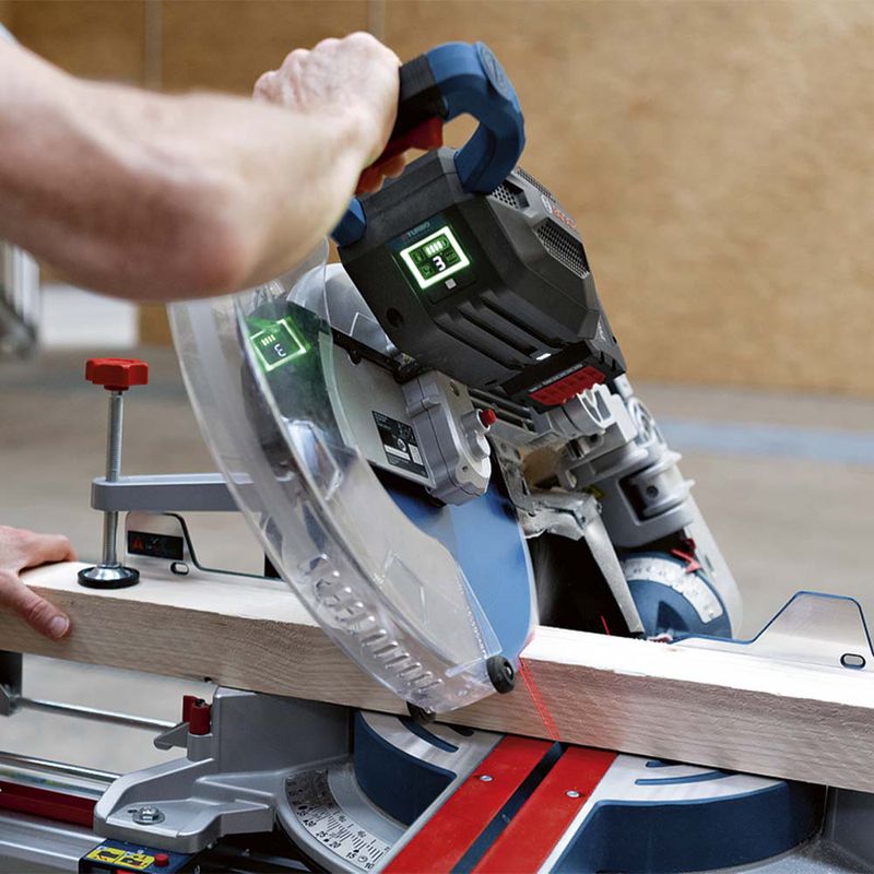 Serra Esquadria Bosch GCM18V-305GDC Brushless 2000W 18V SB, com disco