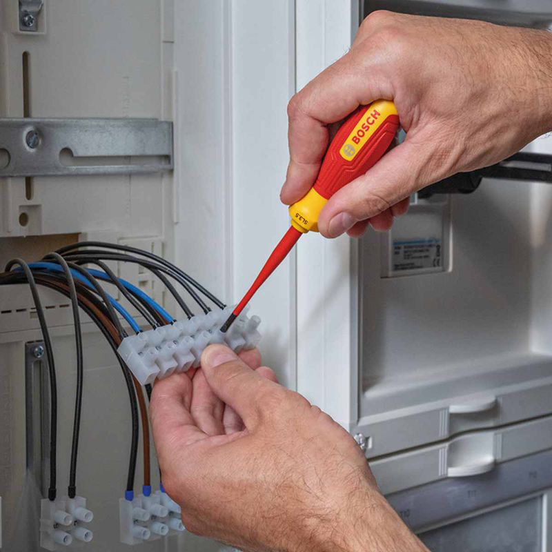 Chave de Fenda SL 4.5 x 100mm VDE (1600A02NC2000) - Bosch