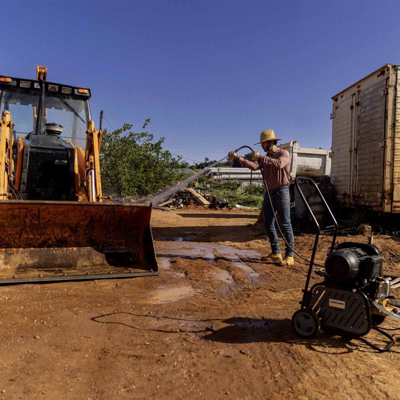 Lavadora de Alta Pressão Industrial HF 2400 - 3CV / 220V (93011520) - Karcher