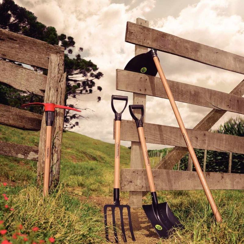Pá Quadrada em Aço Com Cabo de Madeira 71cm (77464/434) - Tramontina
