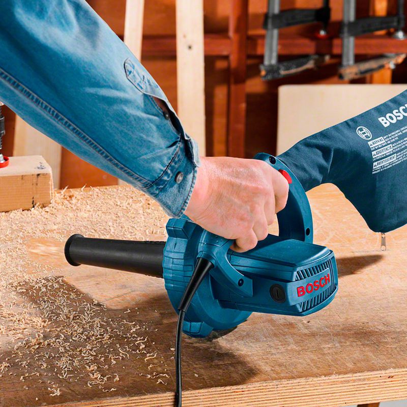 Soprador de ar com aspiração de pó Bosch GBL 800 E 800W 220V