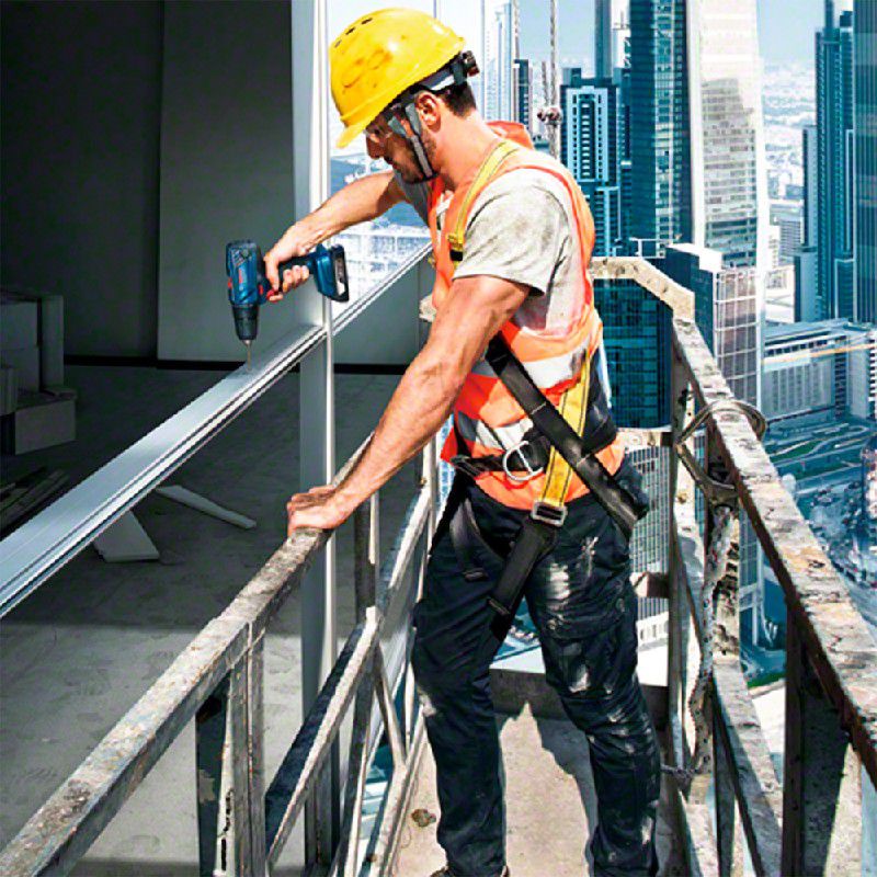 Parafusadeira Furadeira Bosch GSR 180 LI 18V 2 baterias e maleta