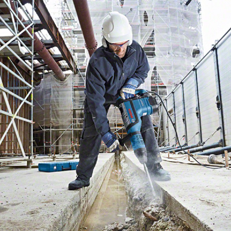 Martelo perfurador Bosch GBH 12-52 DV com SDS max em maleta