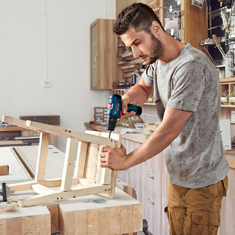 Kit Bosch Furadeira e Parafusadeira GSB 120-LI e Chave de Impacto GDR 120-LI 12V