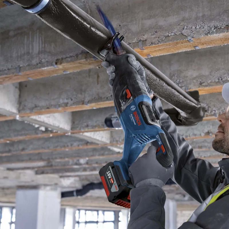 Serra Sabre Com 2 Baterias e Carregador + Bolsa (GSA 185-LI) - Bosch