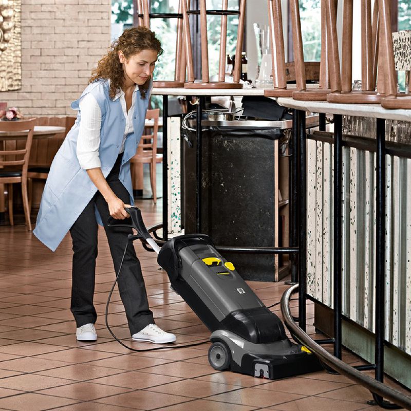 Lavadora e Secadora de Pisos BR30/4-C + Floor Care 1L (RM 755) Daily - Karcher