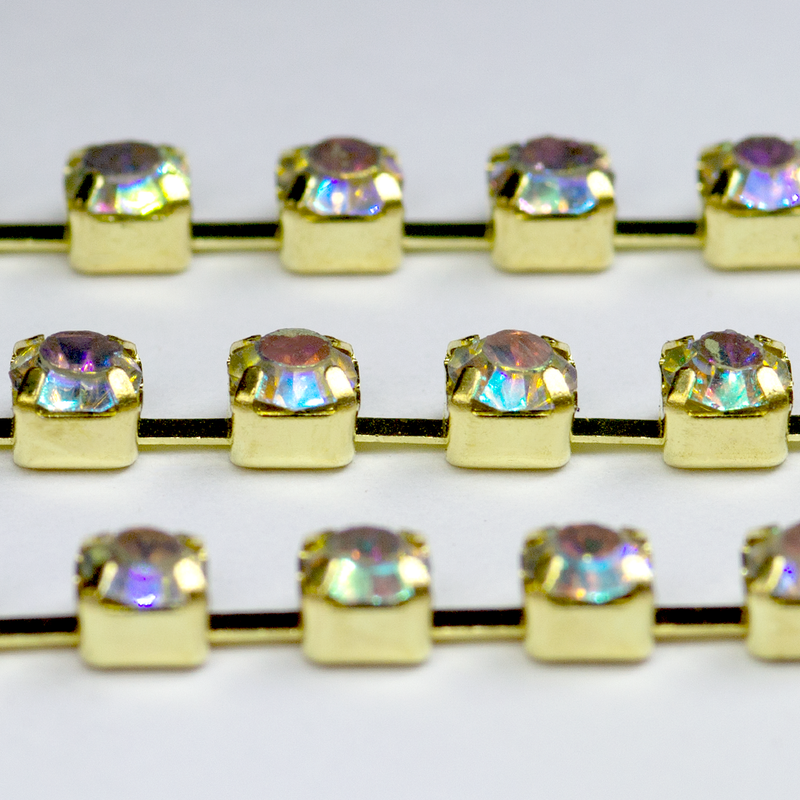 Corrente de Strass Ss16 / Pl32 - Pedra Aurora Boreal, Banho Dourado.
