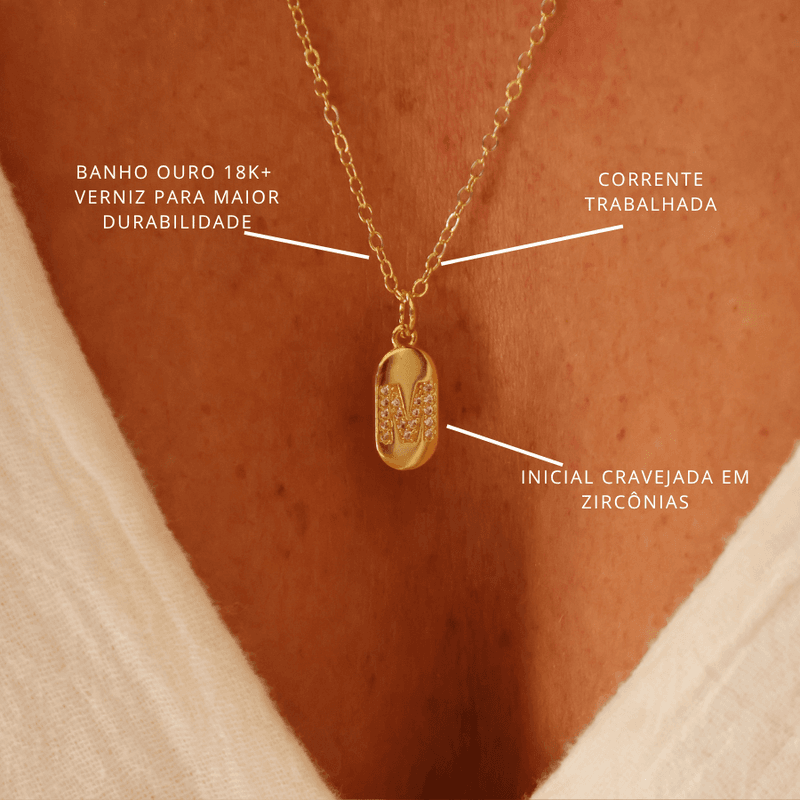 Colar Letter- banho ouro 18k