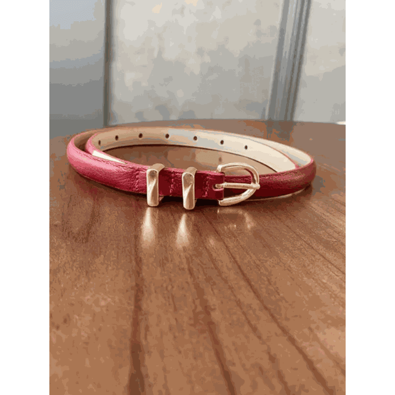 CINTO FINO VERMELHO CEREJA COM FIVELA DOURADA