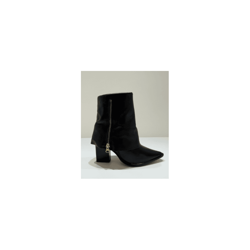 Bota preta de couro, cano baixo, estilo saco - SHOP DELLAS