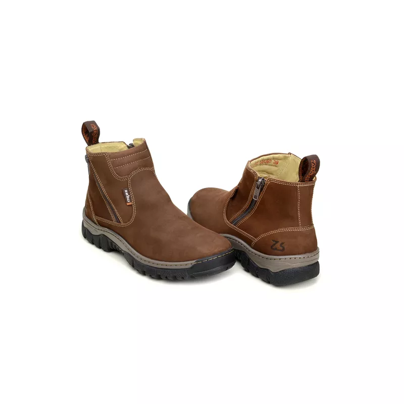 BOTINA ZEBU MASCULINA DE ZIPER EM COURO TERRA 56060 | Cia da