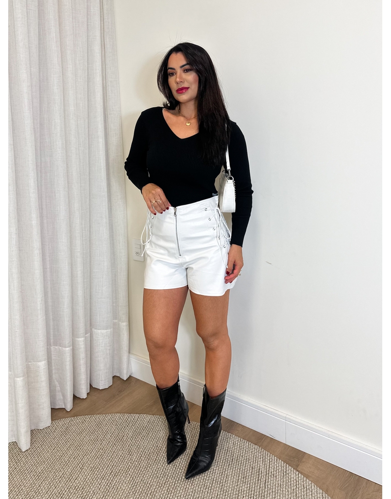 Short Couro Fake Romênia Off 