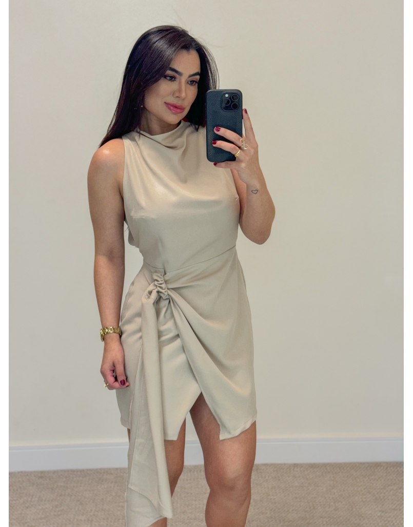 Vestido Gola Alta Nó Areia
