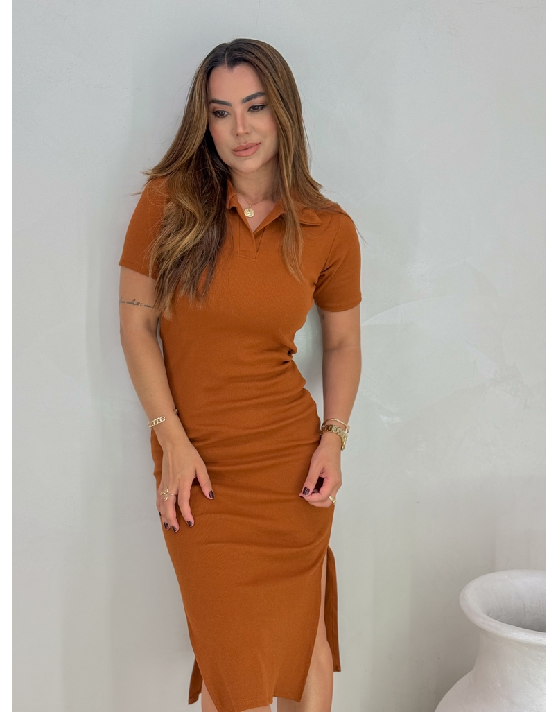 Vestido Canelado Gola Polo Caramelo