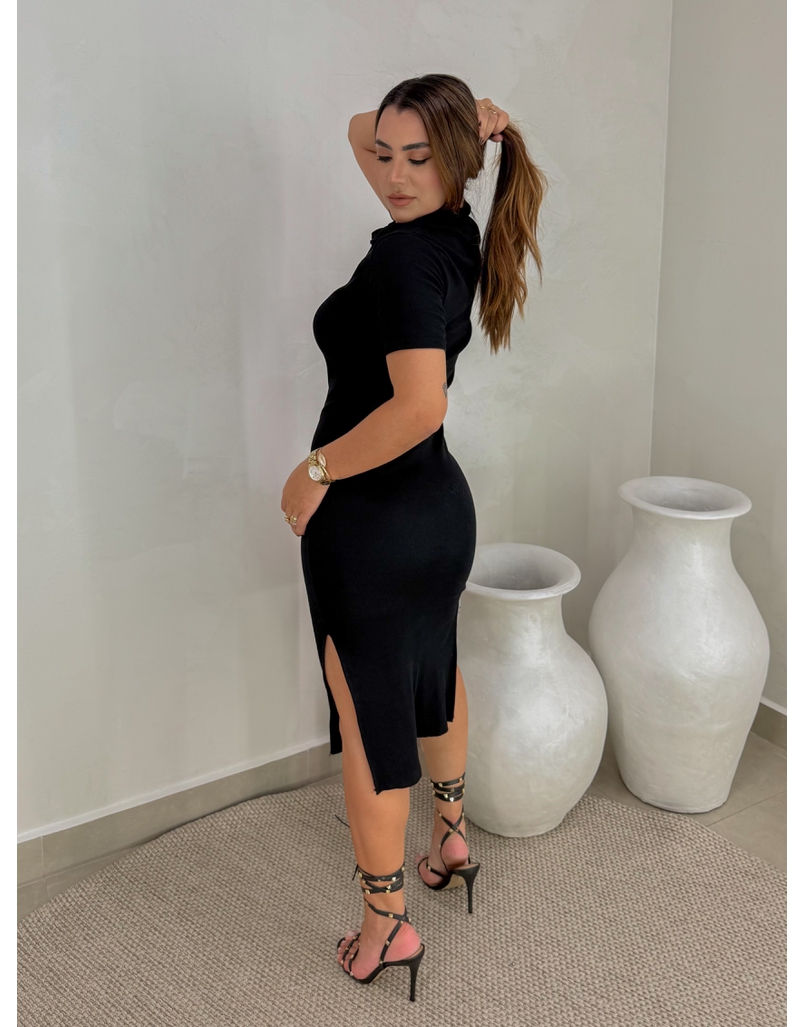 Vestido Canelado Gola Polo Preto