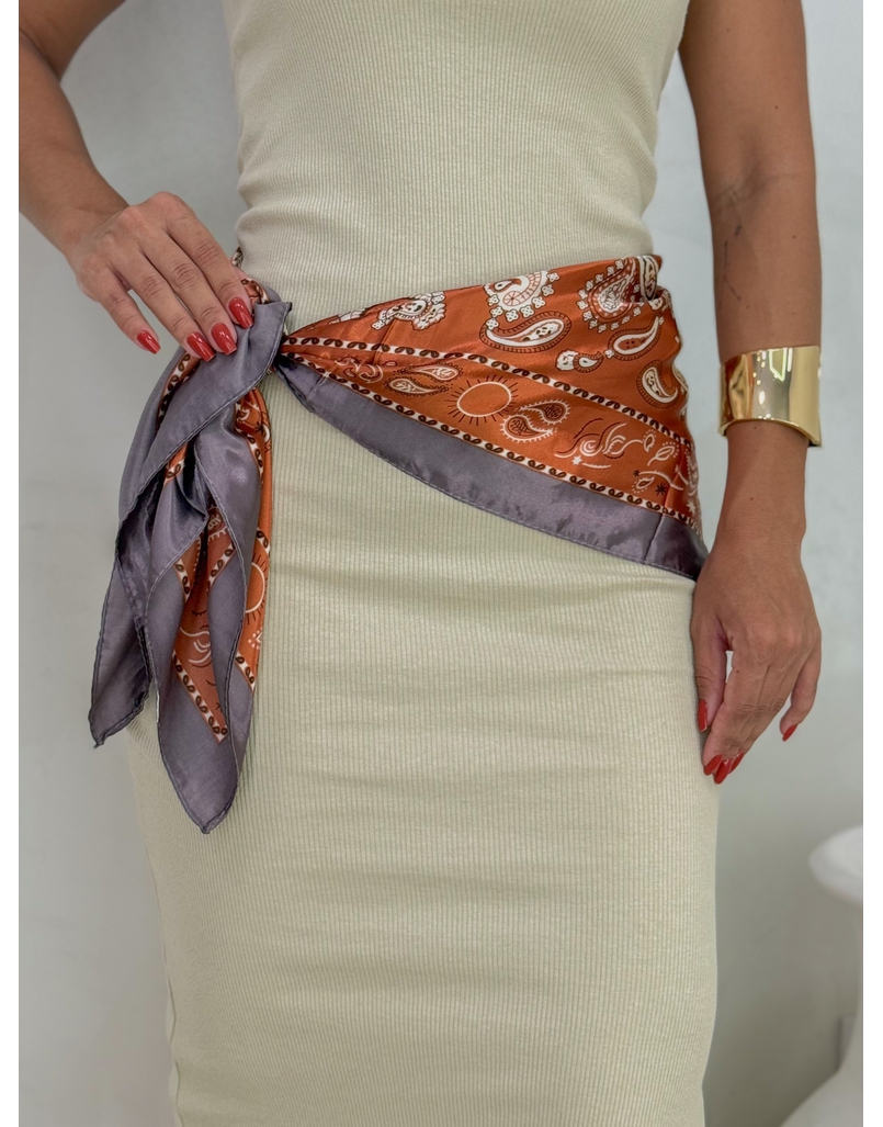 Lenço Cetim Estampado Marrom