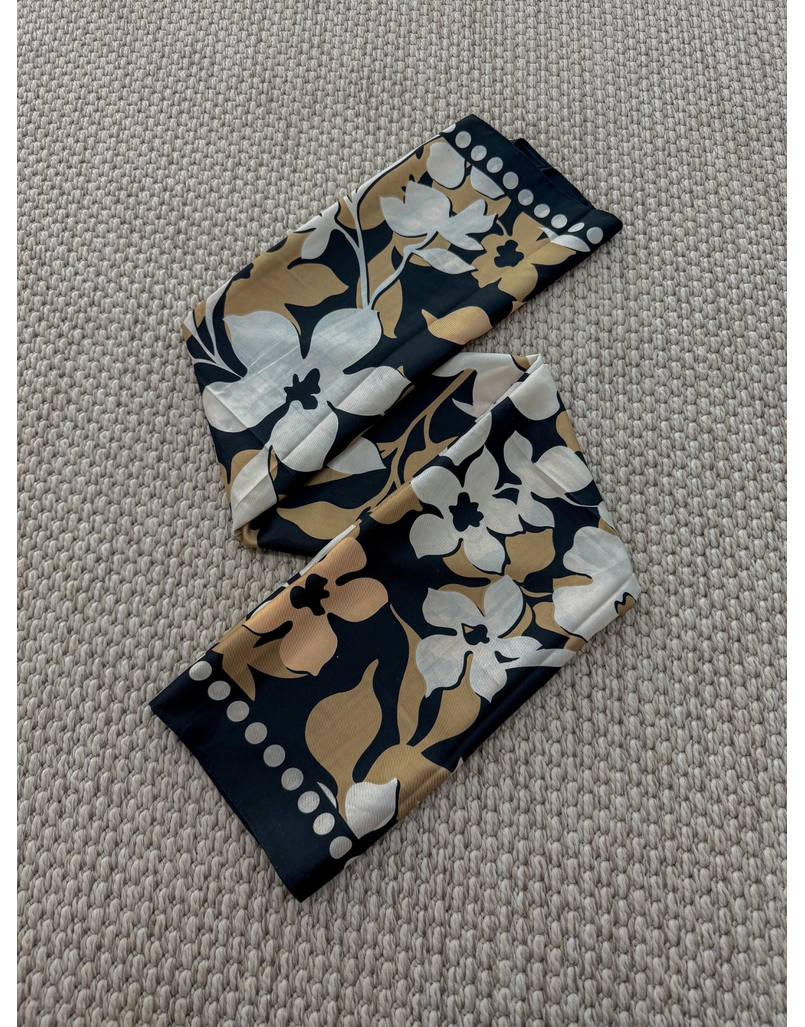 Lenço Cetim Floral Preto/Cappuccino 
