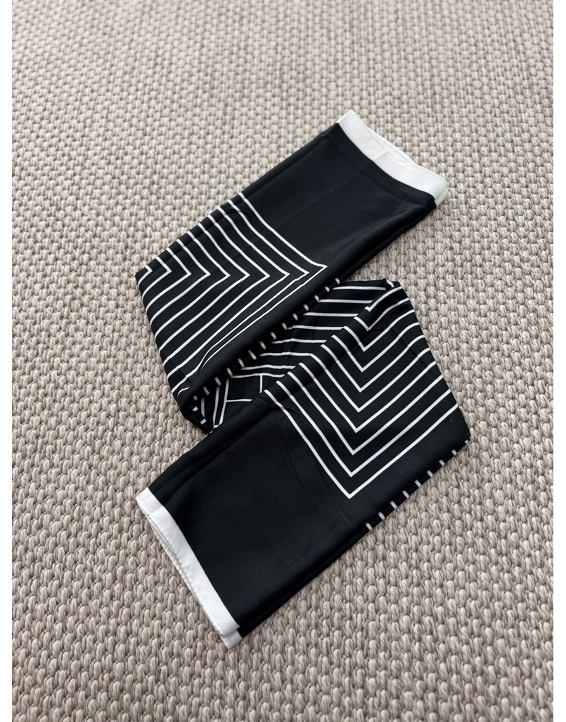 Lenço Cetim Listrado Preto/Branco