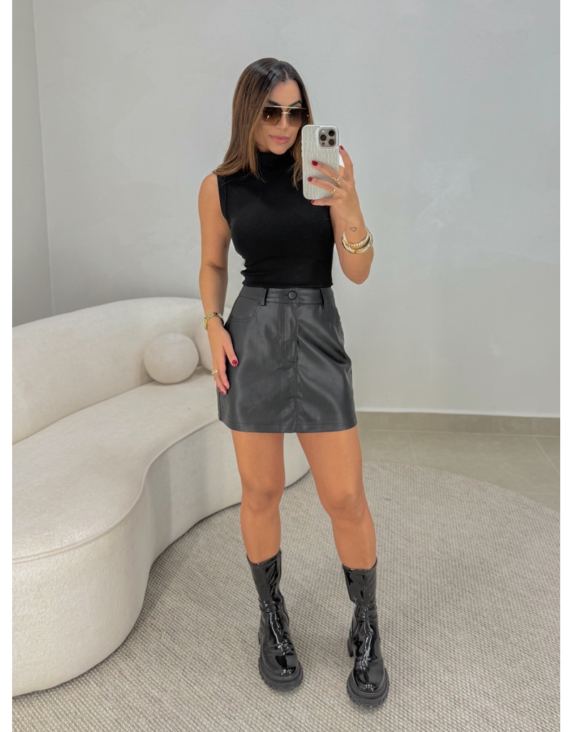 Blusa Regata Gola Alta Preta