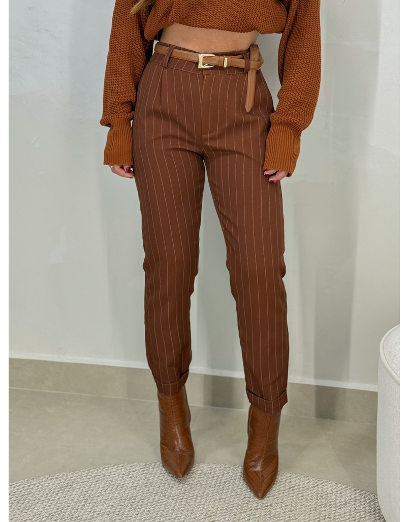 Calça Alfaiataria Risca de Giz Marrom