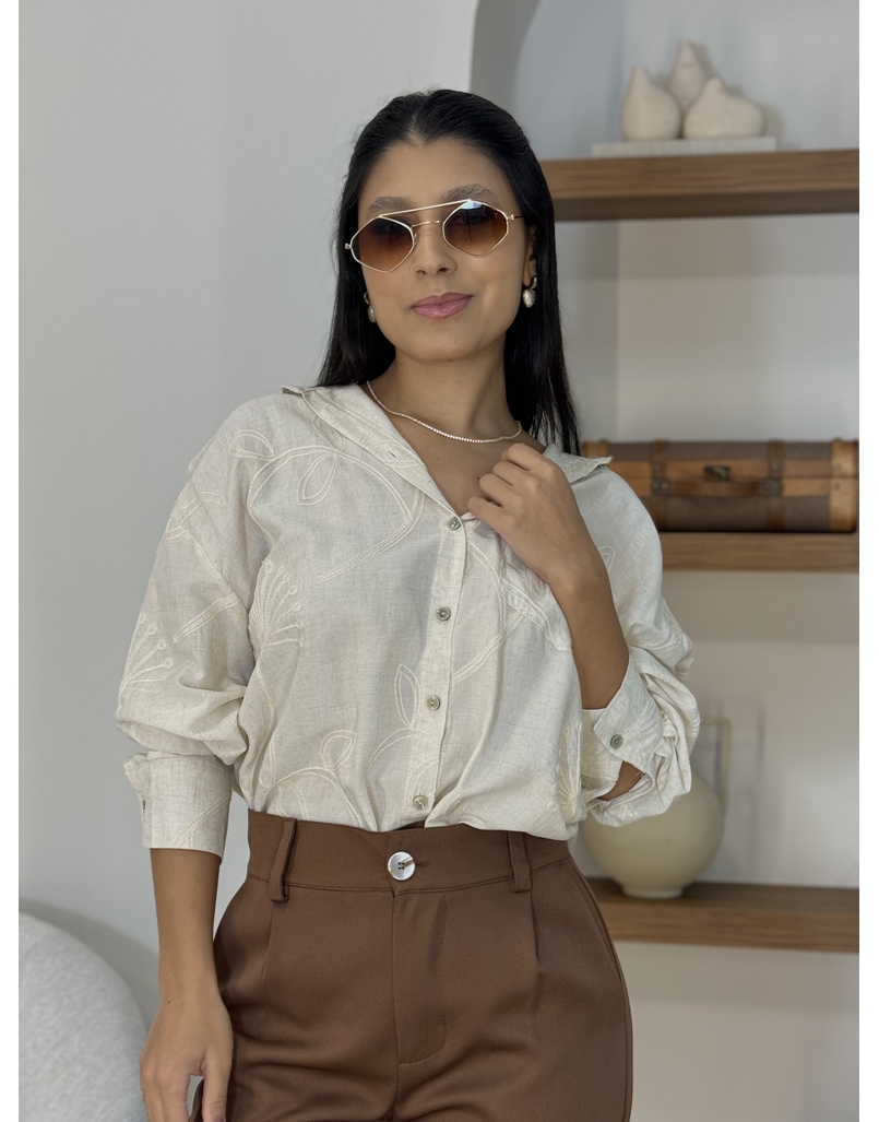 Camisa Viscolinho Bordada Areia